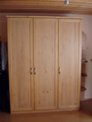 Kleiderschrank