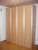 Kleiderschrank