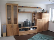 Wohnzimmerschrank in Kernbuche
